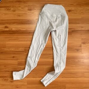 White ALO 7/8 leggings